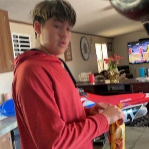 Meet your Posher, Travis